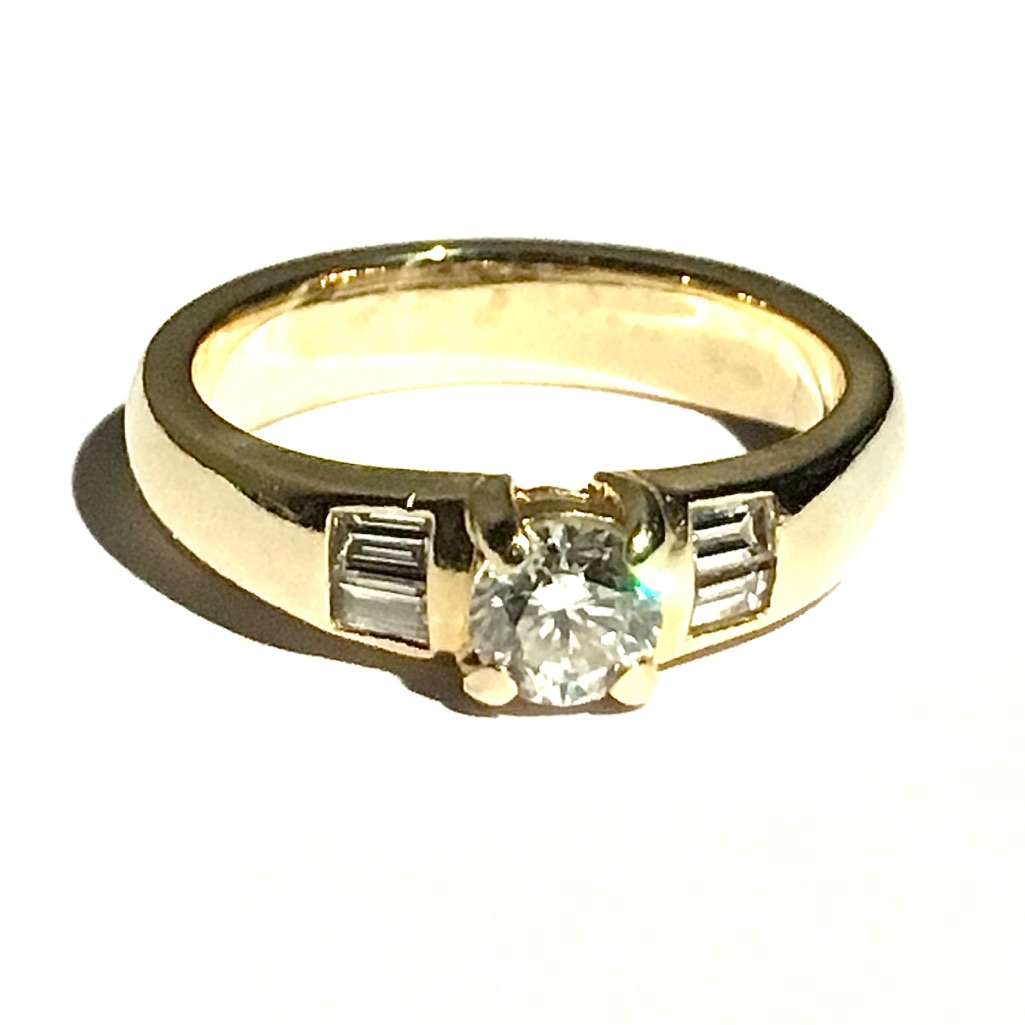 Seidengang 18k Solid Yellow Gold Diamond Vintage Designer Ring